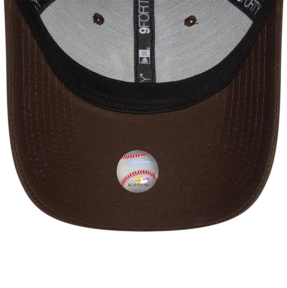 NEW ERA | GORRAS | UNISEX | NOS LEAGUE ESS 9FORTY NEYYAN BRSWHI | MARRÓN
