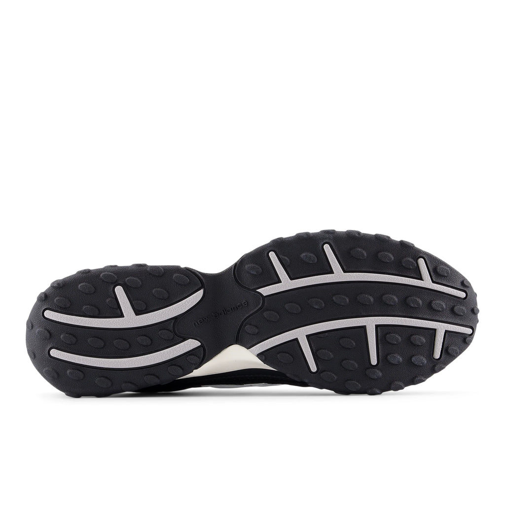 NEW BALANCE U204L5ED Black: black trainers for women