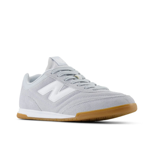 Baskets New Balance modèle URC42EB saison SS25