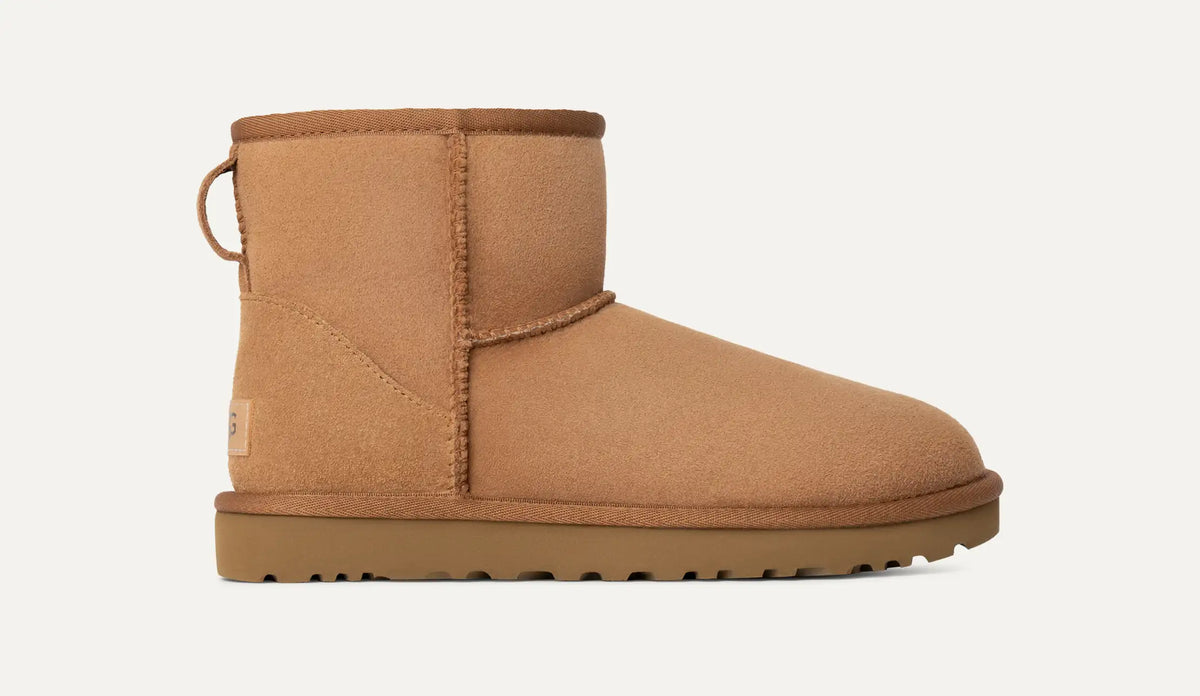 UGG W Classic MINI II Chestnut: коричневый сапоги для женщин