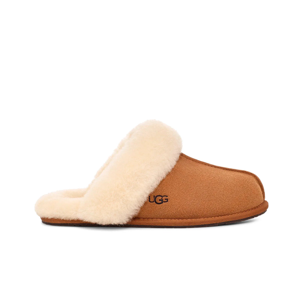 UGG W Scuffette II Chestnut: коричневый сабо для женщин
