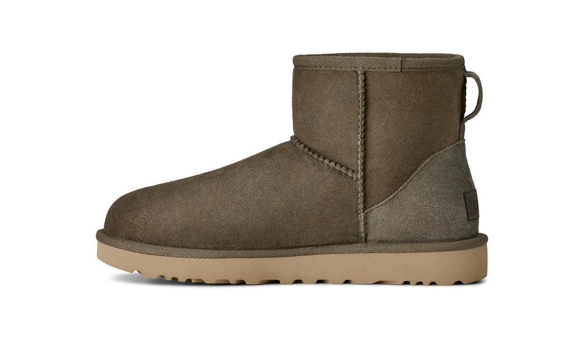 UGG W Classic MINI II Dried Oregano: vert bottes pour femme
