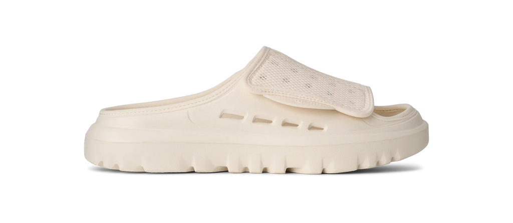 UGG M Peakmod Slide Jasmine: ホワイト サンダル メンズ