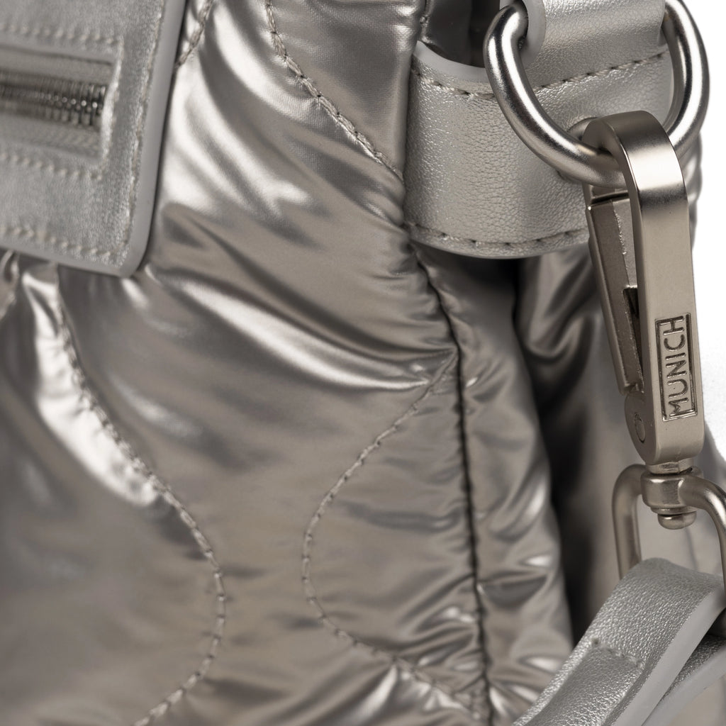 MUNICH Cover Crossbody HOBO Silver: сріблястий сумка для жінок