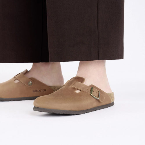 BIRKENSTOCK Boston LEOI Narrow: brun træsko unisex