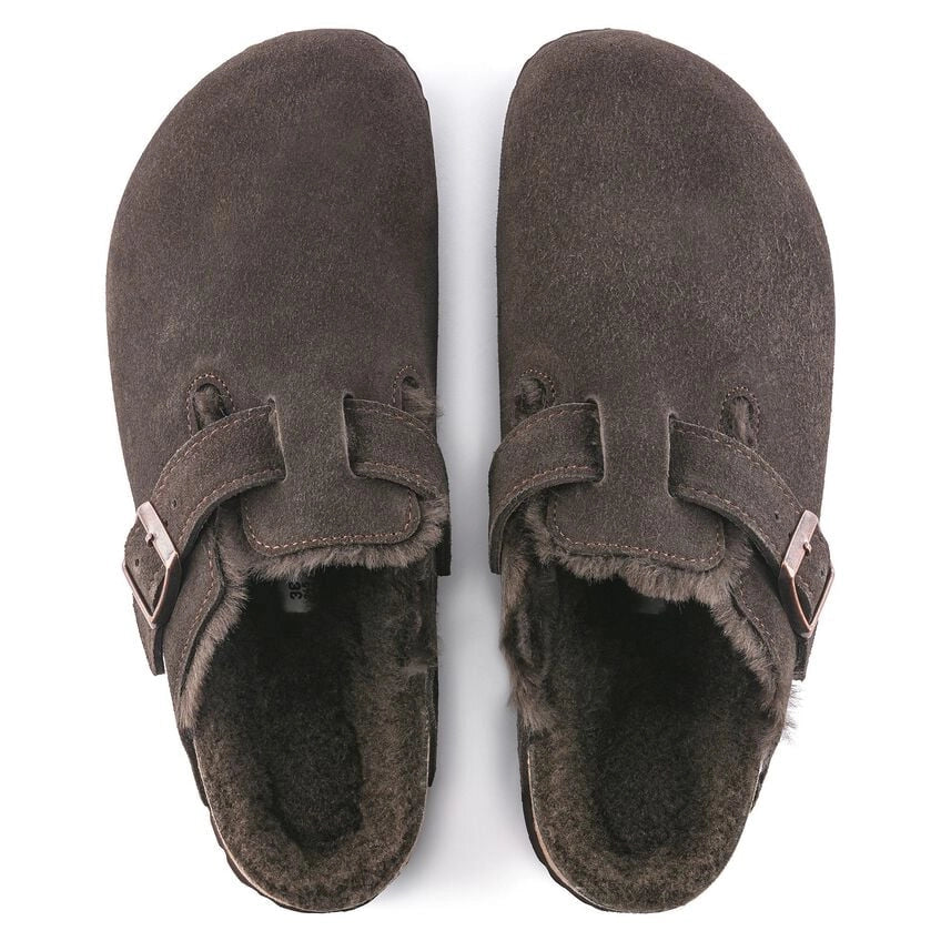 BIRKENSTOCK Boston Shearling LEVE Mocca LAF Mocca: بني قباقيب للنساء
