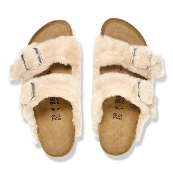 BIRKENSTOCK Arizona Shearling Cover Upper Sandcastle Sandcastle Sandcastle: بيج صنادل للنساء