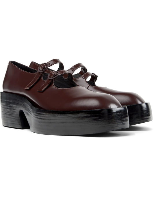 Mocasines Para Mujer De La Marca Camper Modelo Billie Mimi Beizos/Billie Negro Shiny De Color Burdeos