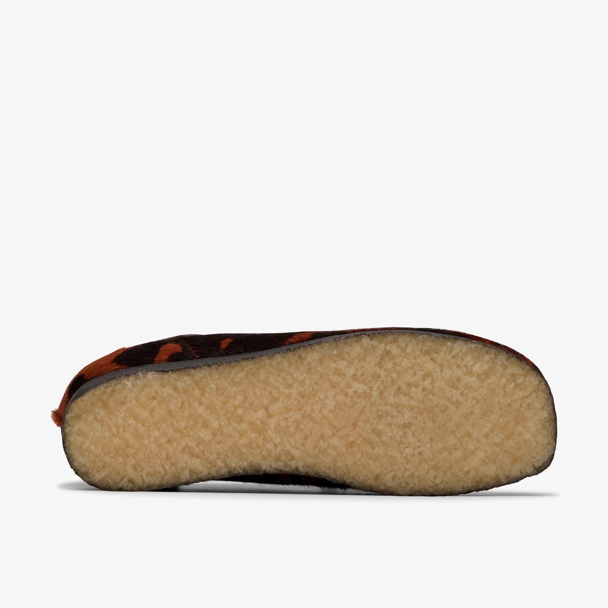 Zapatos Casual De La Marca Clarks  Para Hombre Modelo Wallabee Brown Cow Print En Color Marrón
