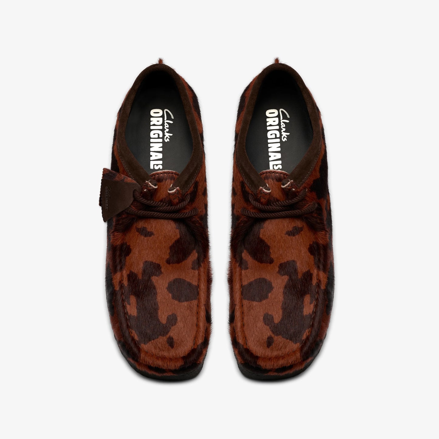 Zapatos Casual De La Marca Clarks  Para Hombre Modelo Wallabee Brown Cow Print En Color Marrón