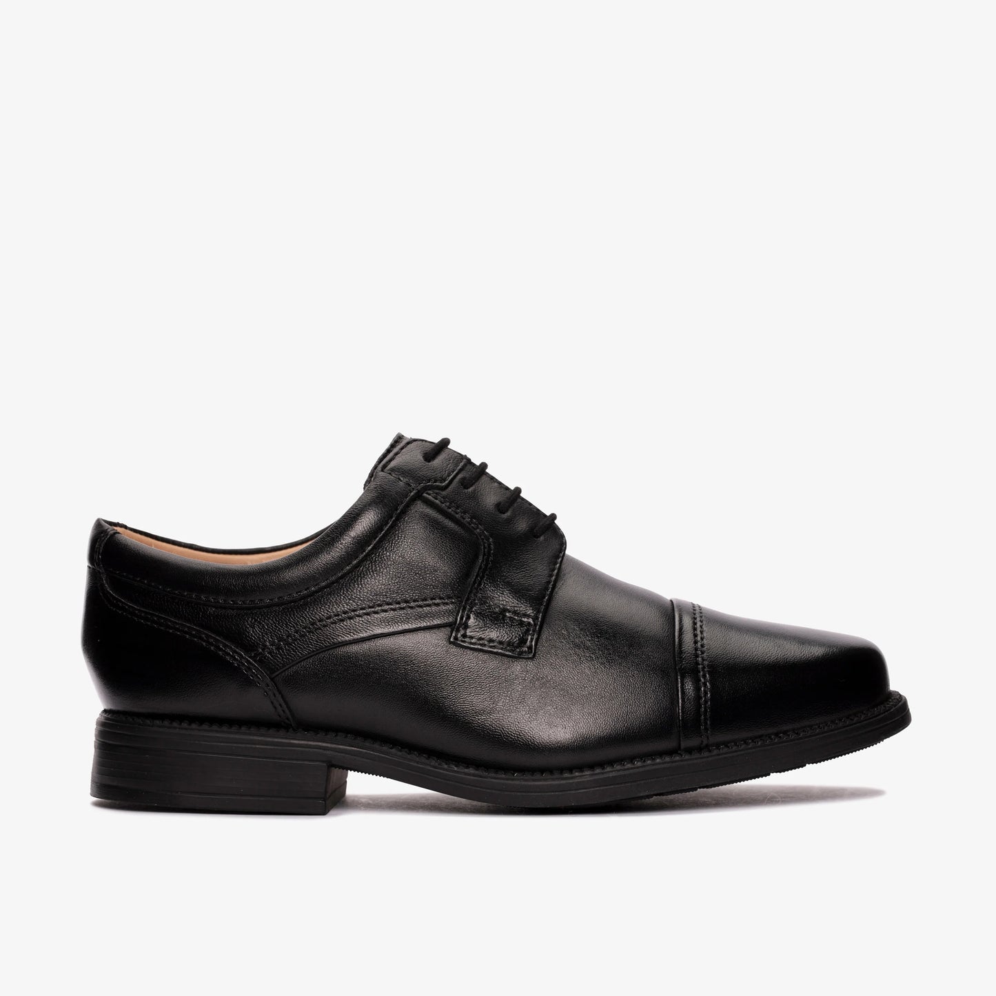 Zapatos De Vestir De La Marca Clarks  Para Hombre Modelo Hail Cap Black Leather En Color Negro