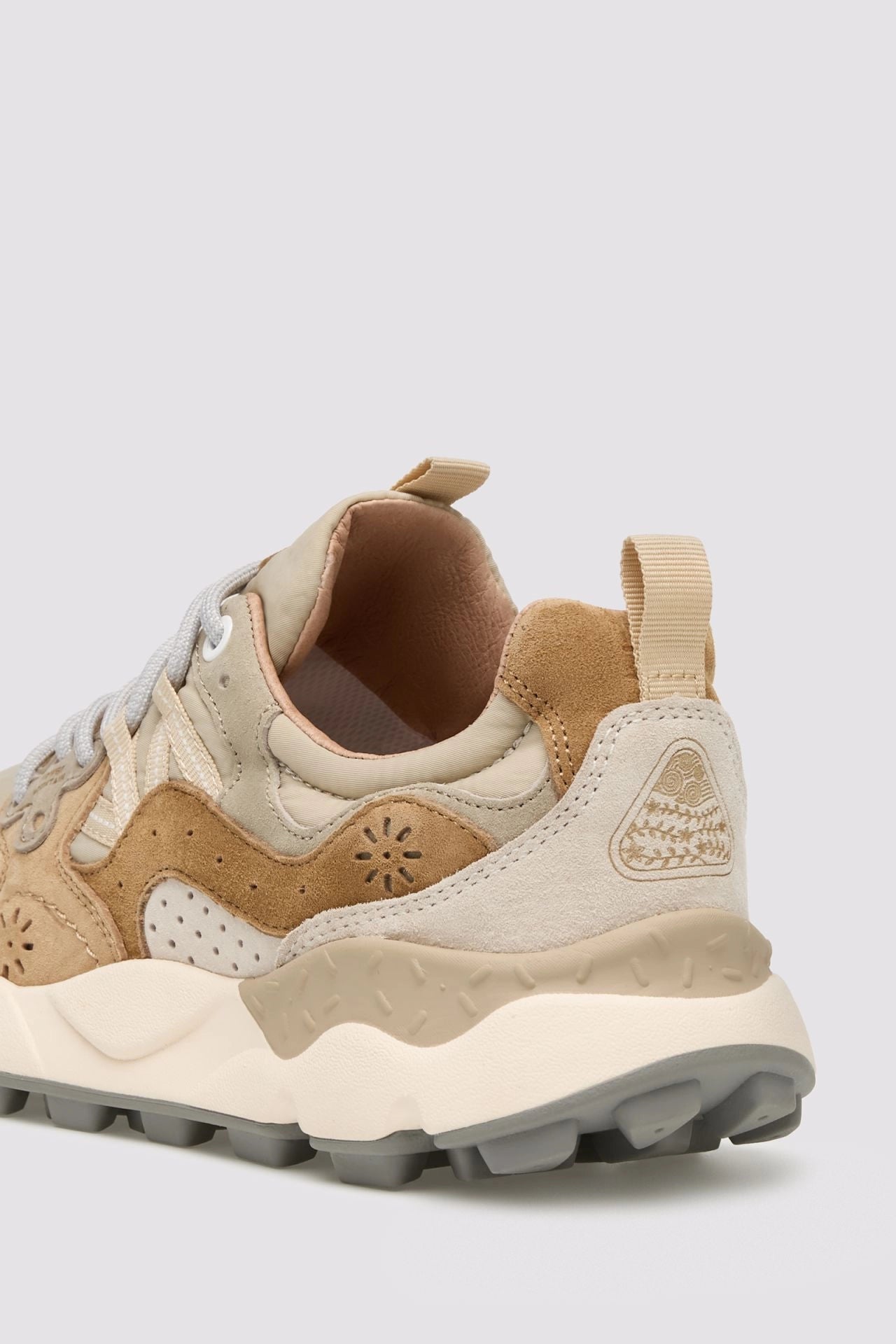 FLOWER MOUNTAIN | SNEAKERS | MUJER | YAMANO 3 UNI MUD-BEIGE-GREY | MARRÓN
