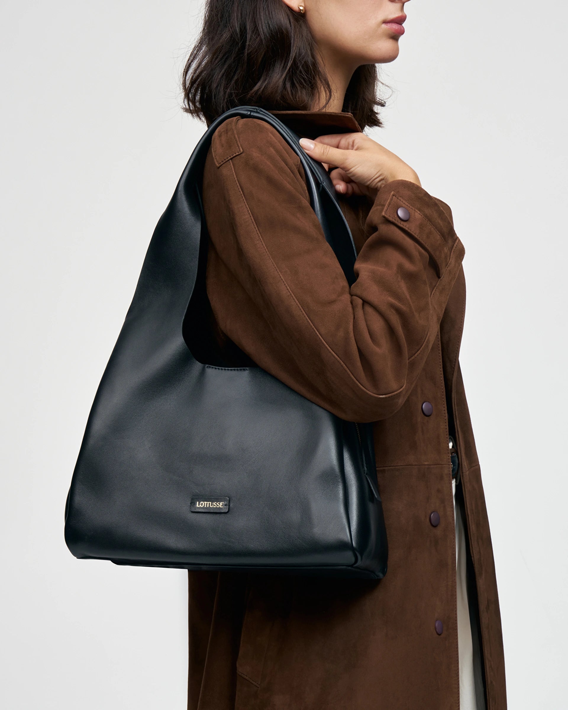 LOTTUSSE | BOLSOS | MUJER | BOLSO DE HOMBRO AUDREY CORDERO NEGRO | NEGRO