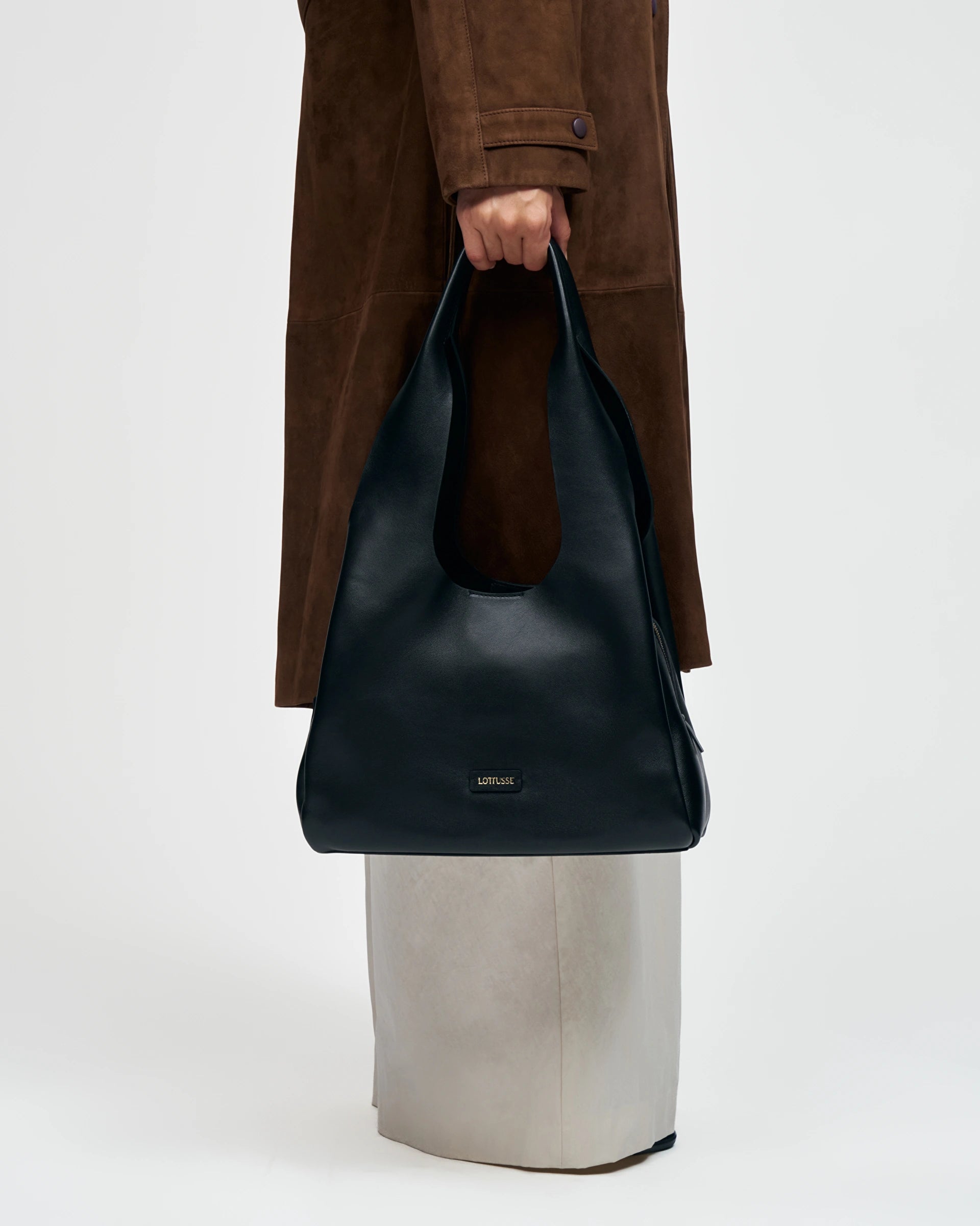 LOTTUSSE | BOLSOS | MUJER | BOLSO DE HOMBRO AUDREY CORDERO NEGRO | NEGRO