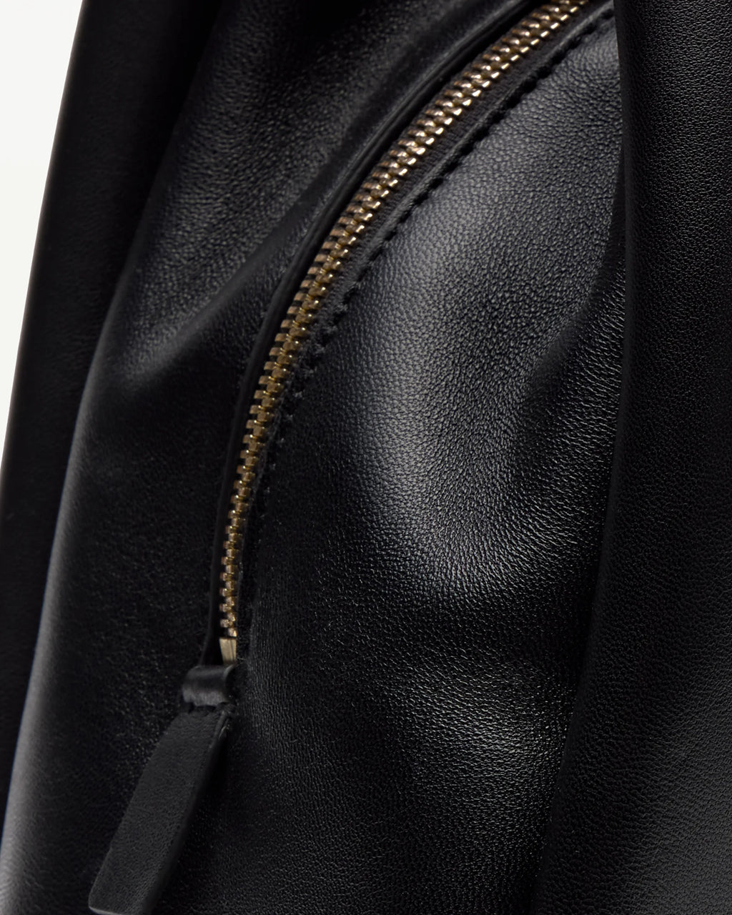 LOTTUSSE | BOLSOS | MUJER | BOLSO DE HOMBRO AUDREY CORDERO NEGRO | NEGRO