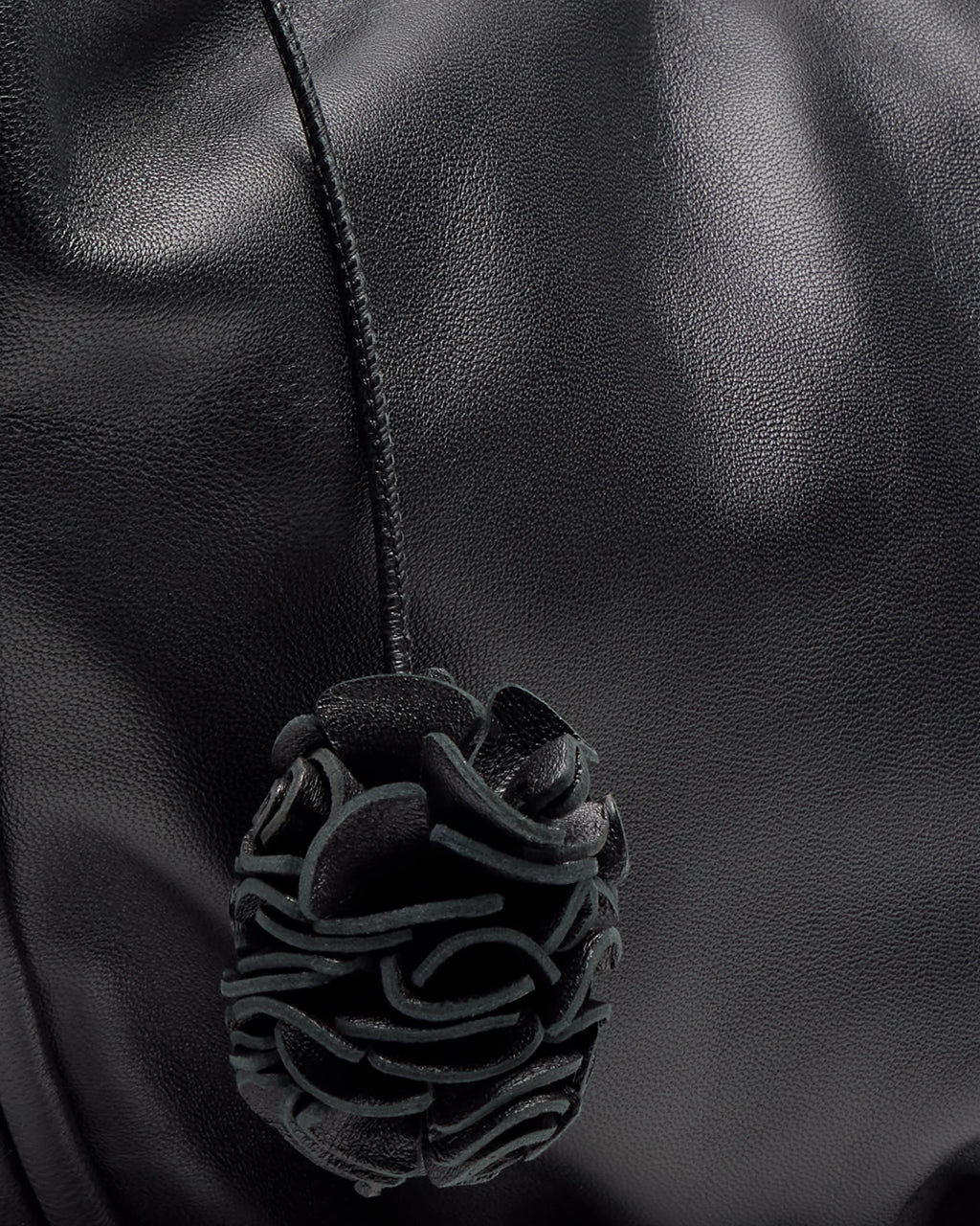 LOTTUSSE | BOLSOS | MUJER | BOLSO HOBO JOY CORDERO NEGRO | NEGRO