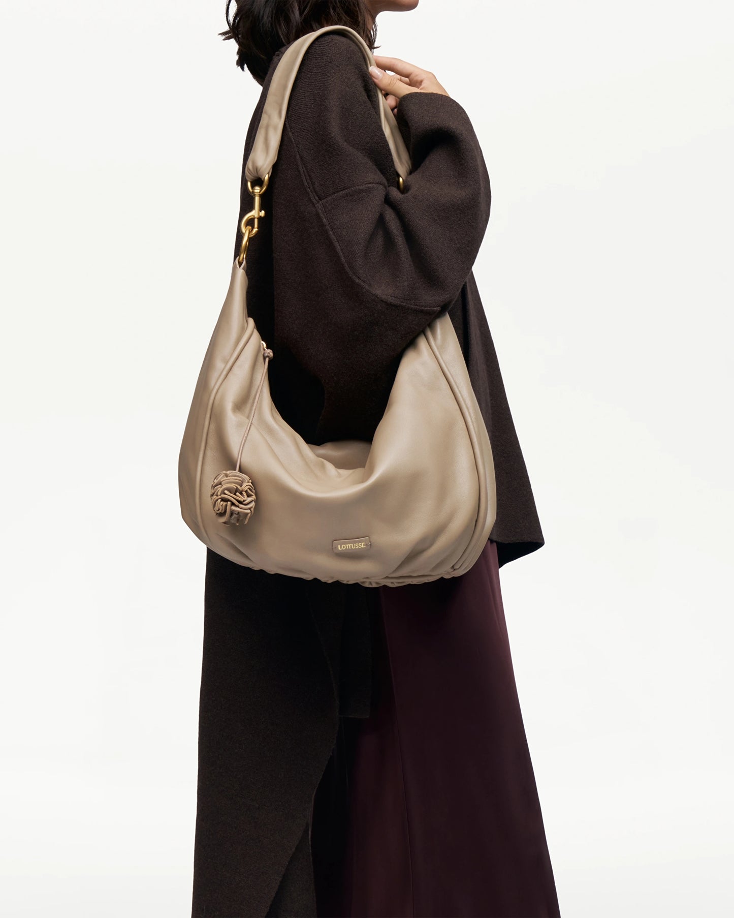 LOTTUSSE | BOLSOS | MUJER | BOLSO HOBO JOY CORDERO BEIGE | BEIGE