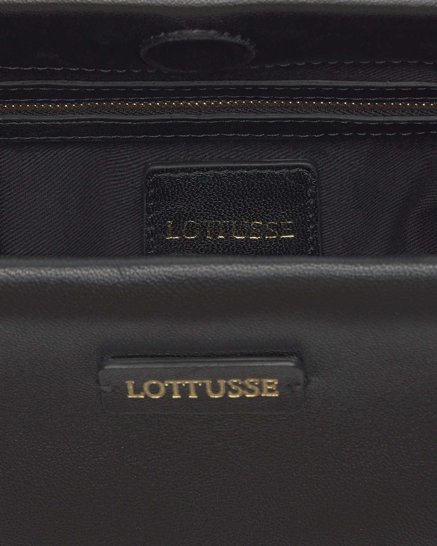 LOTTUSSE | BOLSOS | MUJER | BOLSO BOMBONERA JOY CORDERO NEGRO | NEGRO