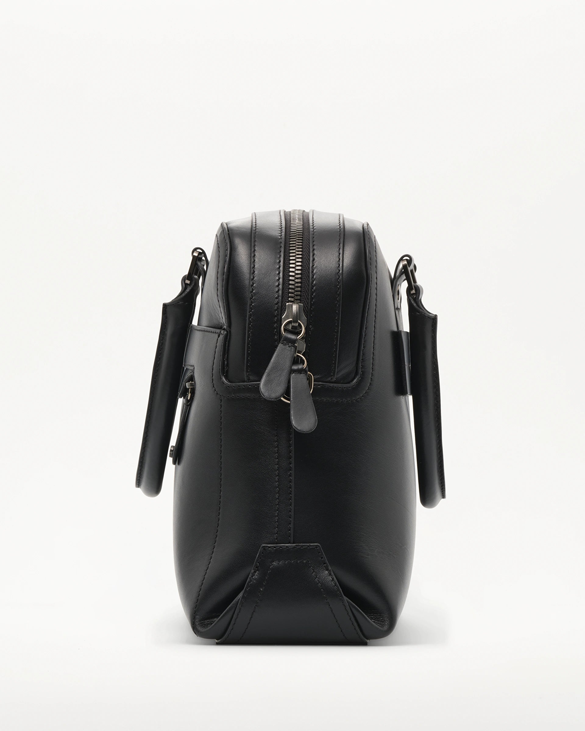 LOTTUSSE | BAGS | MEN | BLACK COW LEATHER BORNE BAG | BLACK