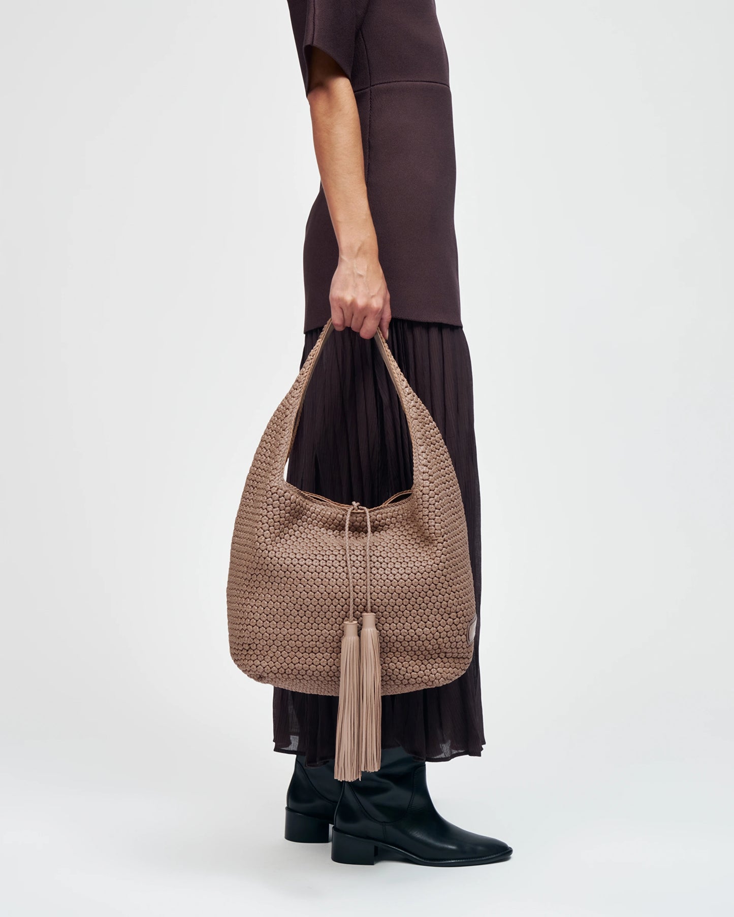 LOTTUSSE | BOLSOS | MUJER | BOLSO SACO HOBO NOODBAG PIEL DE CORDERO TOPO | MARRÓN