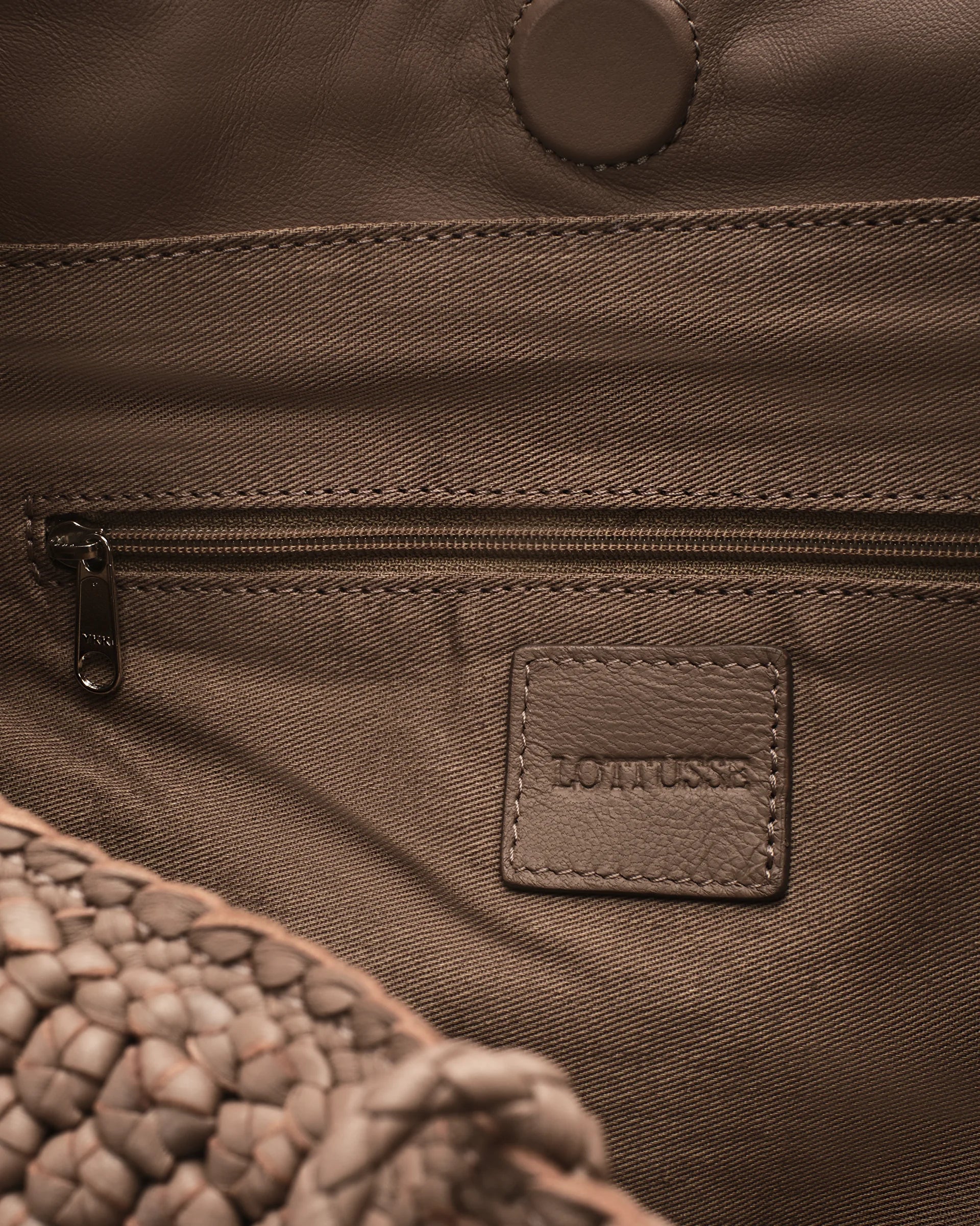 LOTTUSSE | BOLSOS | MUJER | BOLSO SACO HOBO NOODBAG PIEL DE CORDERO TOPO | MARRÓN