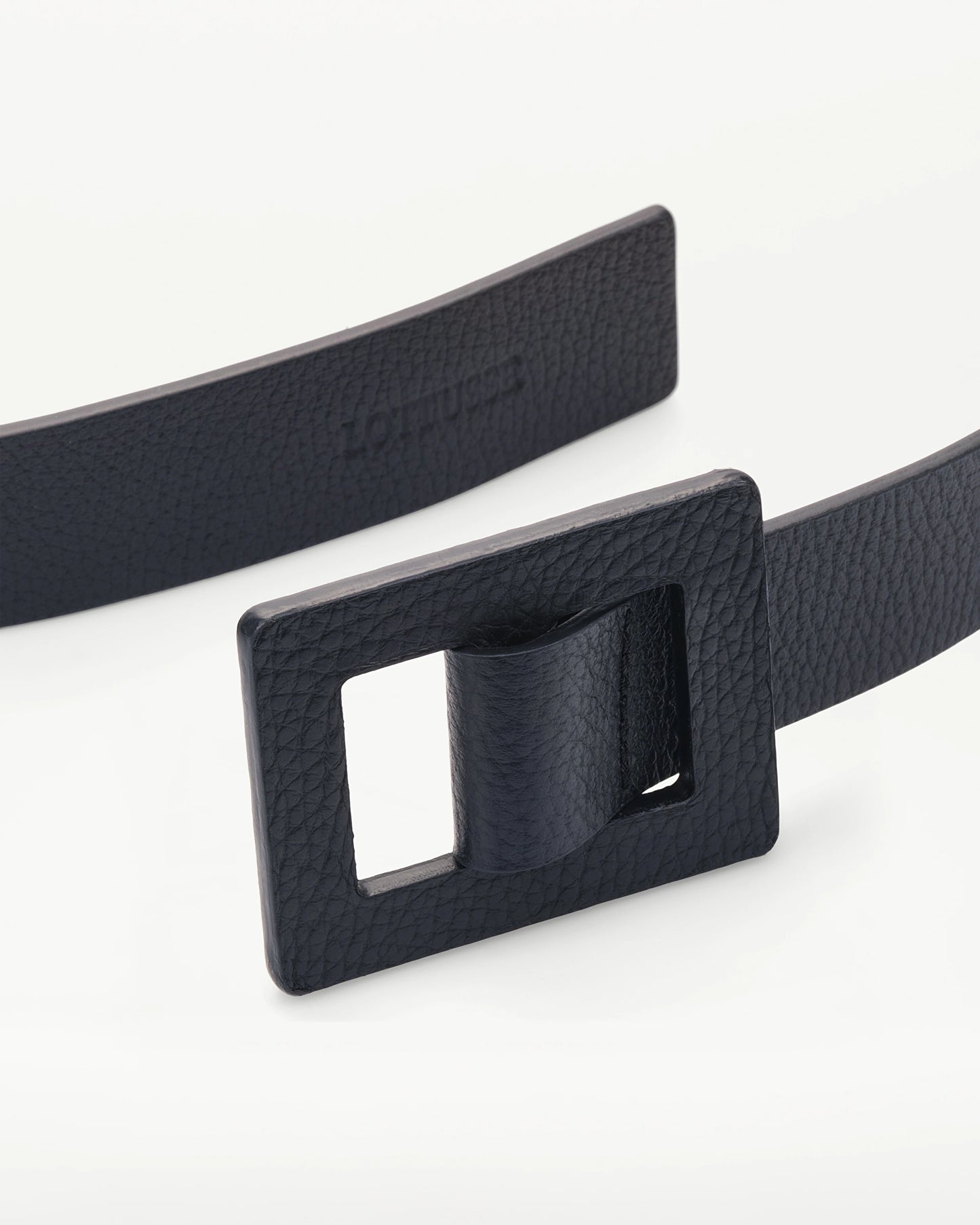 LOTTUSSE | CINTURONES | MUJER | CINTURÓN HEBILLA CUADRADA PIEL DE VACUNO NEGRO NEGRO | NEGRO