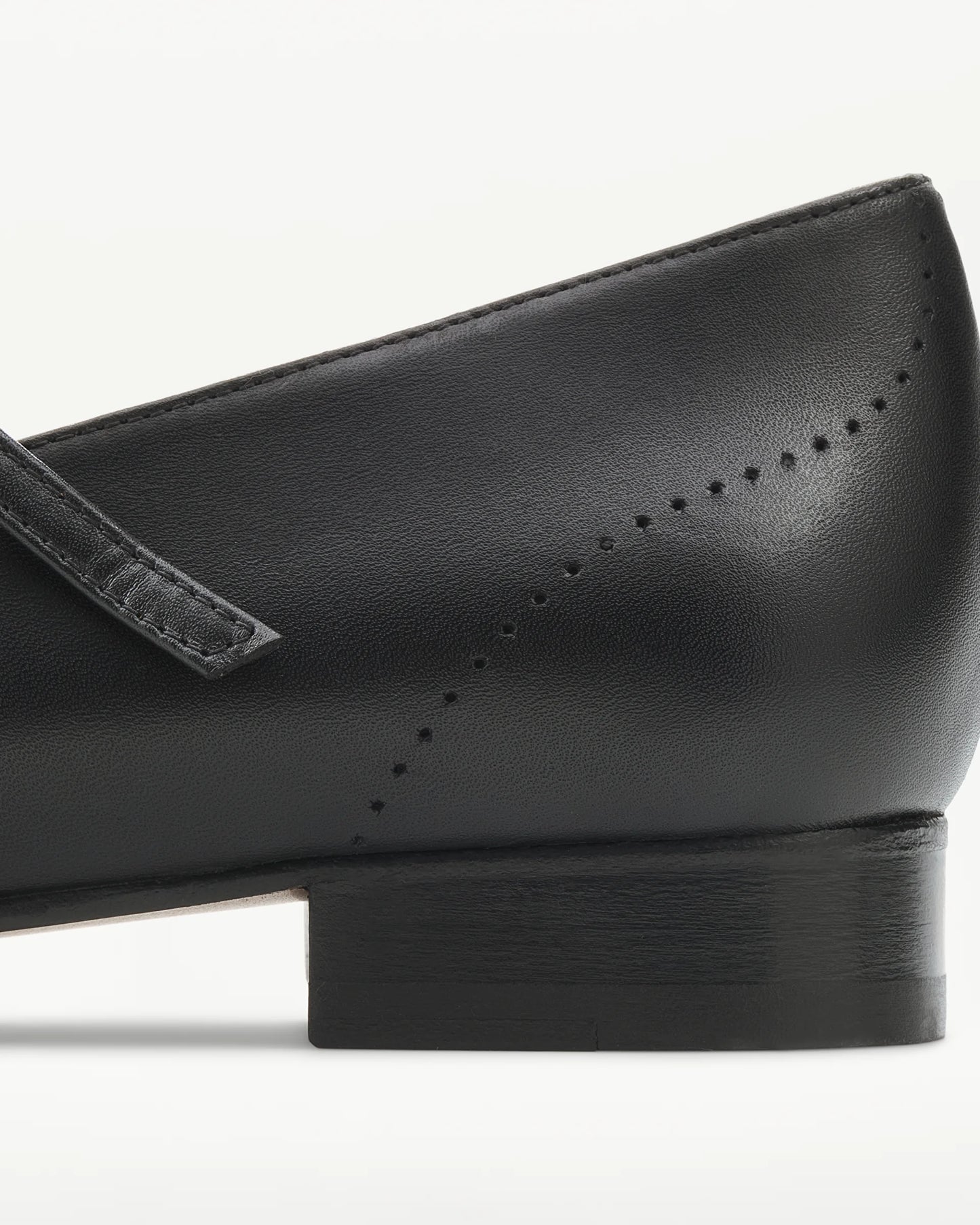 LOTTUSSE | BAILARINAS | MUJER | BAILARINAS SMITHSON VACUNO NEGRO | NEGRO