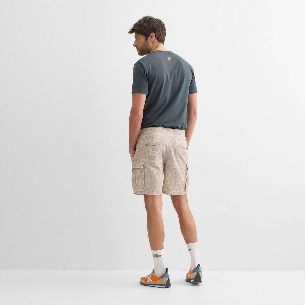 PANTALONES CORTOS MUNICH UNISEX MODELO BERMUDA TROPIC LIFESTYLE CAMEL REFERENCIA 2507457