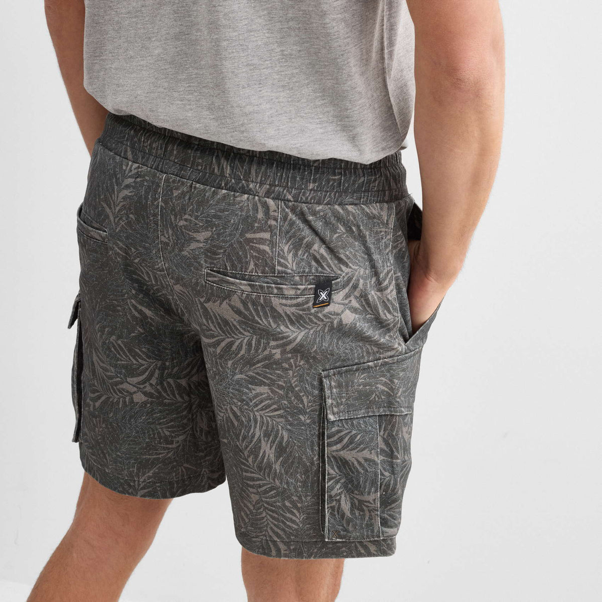 PANTALONES CORTOS MUNICH UNISEX MODELO BERMUDA TROPIC LIFESTYLE KHAKI REFERENCIA 2507458