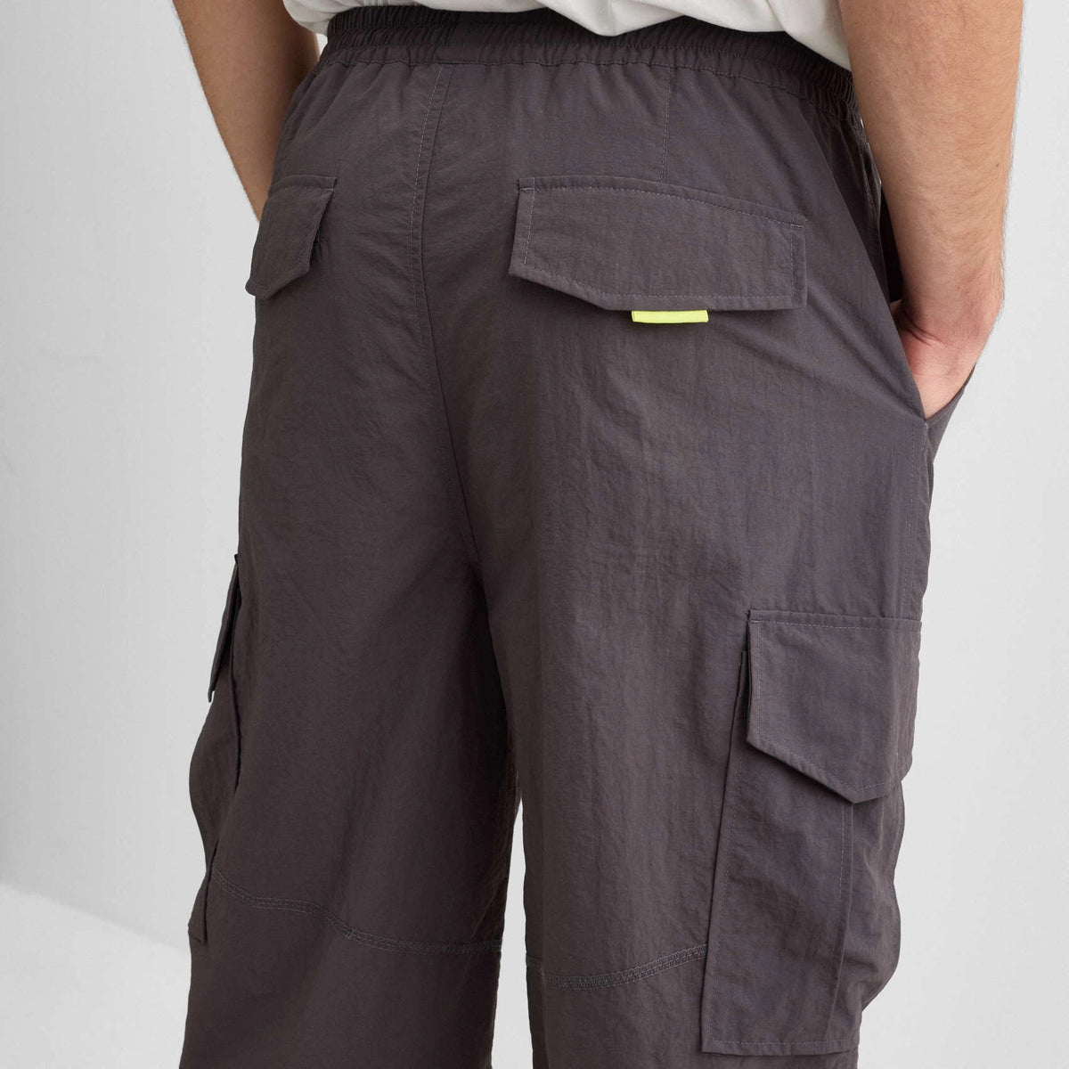 PANTALONES MUNICH UNISEX MODELO CARGO GANG STREETWEAR ANTHRACITE REFERENCIA 2507482