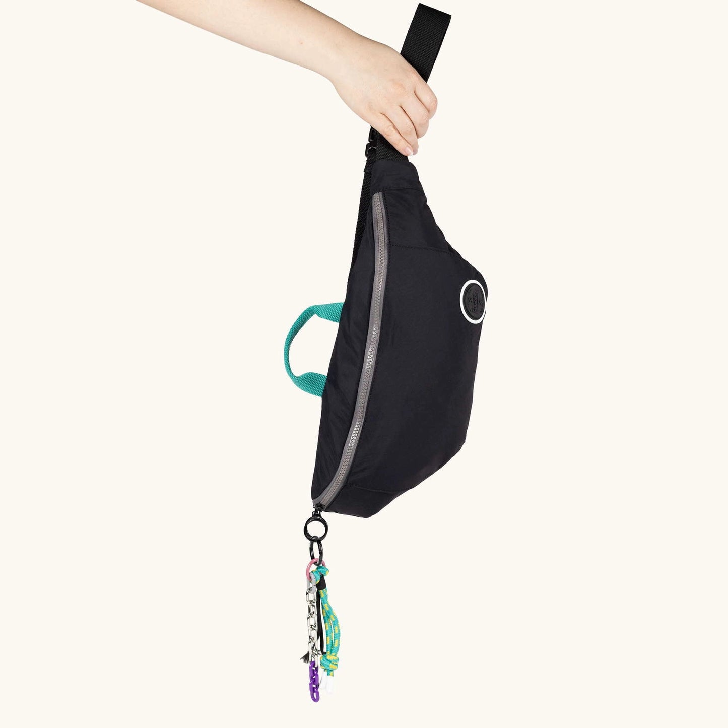 MUNICH | BOLSOS | MUJER | DEEP RECYCLED FANNYPACK XL BLACK | NEGRO