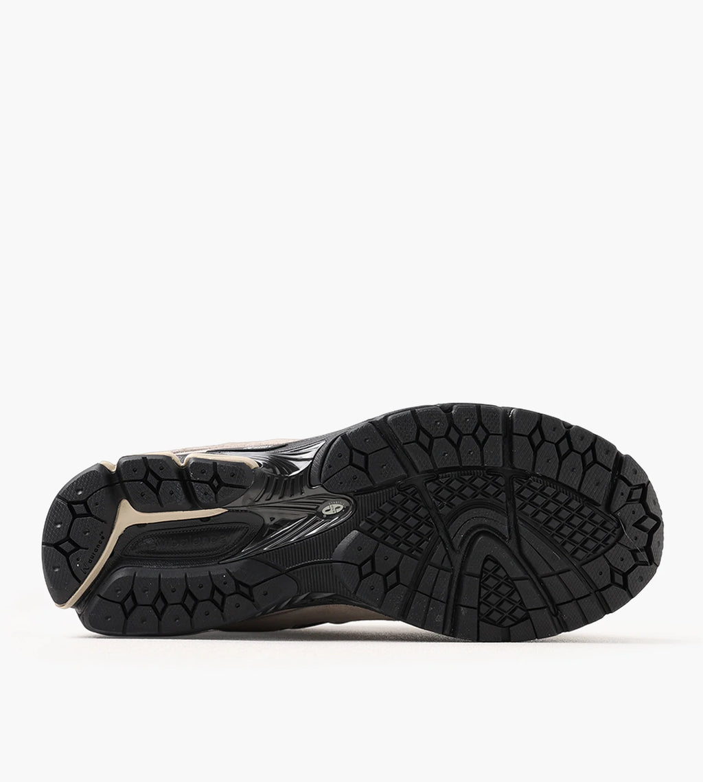 NEW BALANCE | SNEAKERS | HOMBRE | U2002RO ARID STONE | BEIGE