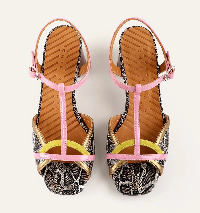 CHIE MIHARA | SANDÀLIES | DONA | RYEJO CASTANYO | MARRÓ