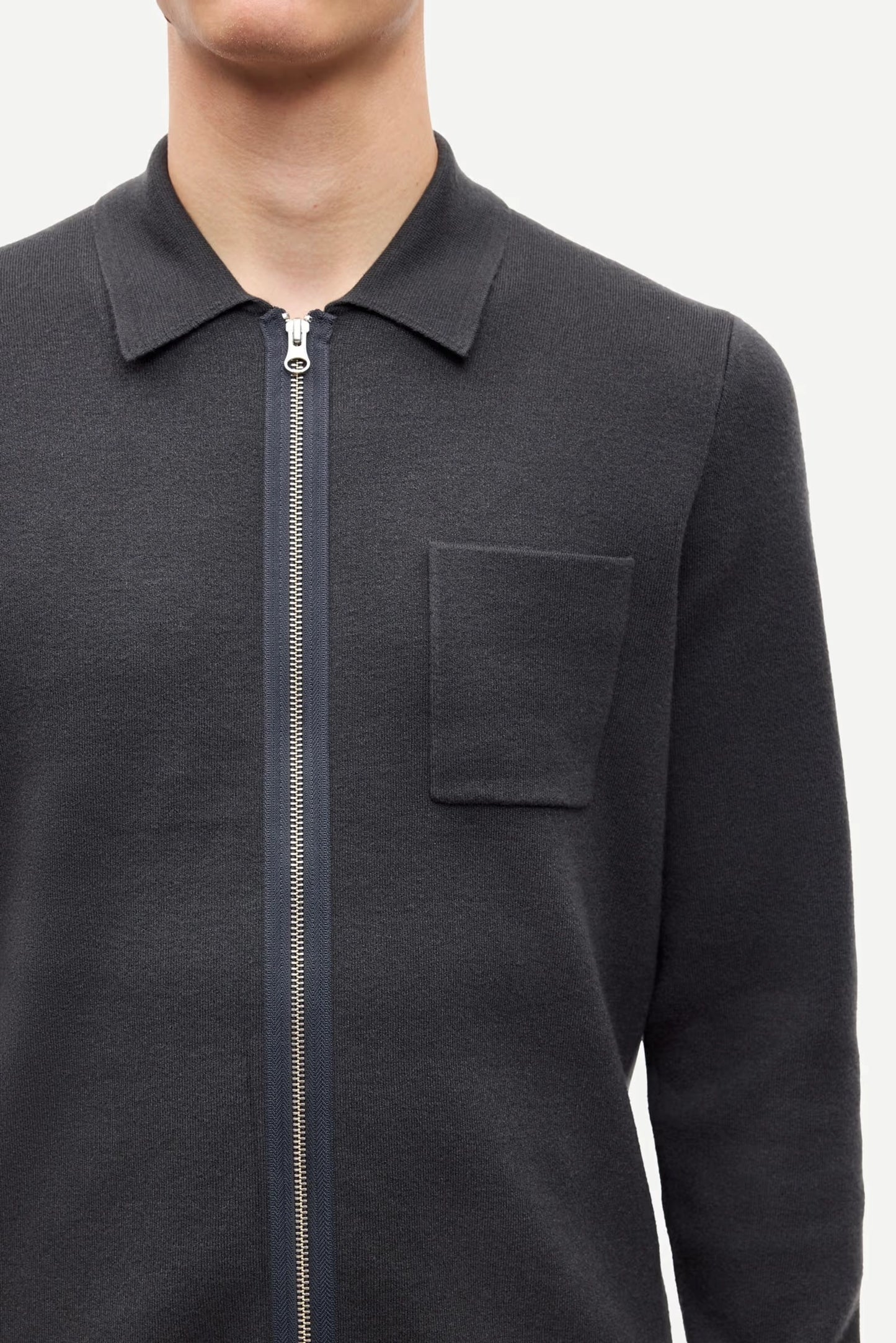 SAMSOE | CHAQUETAS | HOMBRE | GUNA X ZIP BLACK OYSTER 10490 | GRIS