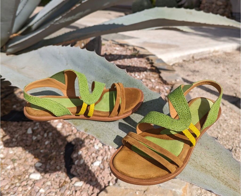 AUDLEY | DAMES SANDALEN | KAIMA SUEDE LARRUA | GROEN