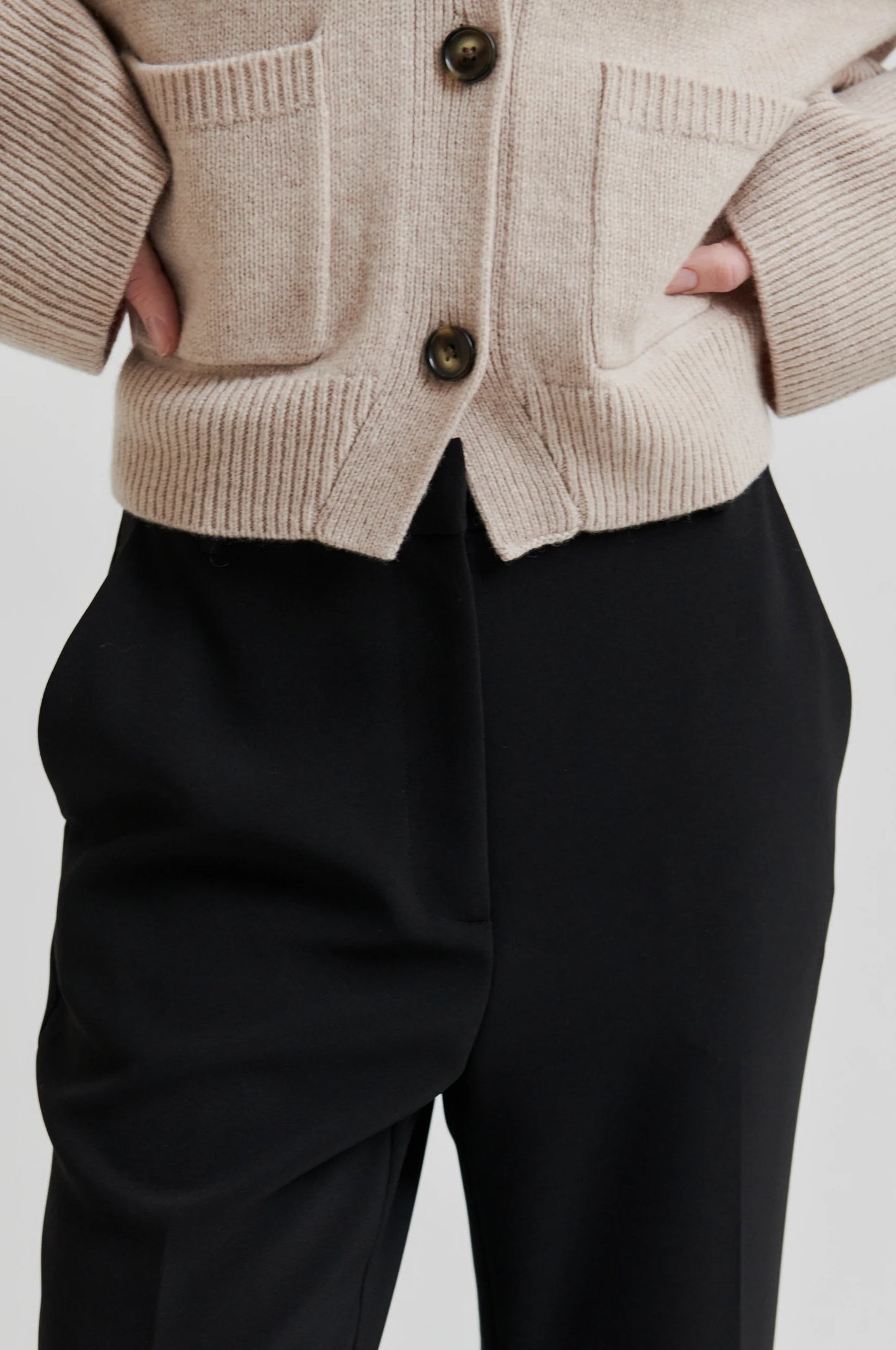 SECOND FEMALE | PANTALONES | MUJER | FIQUE FLARED TROUSERS BLACK | NEGRO