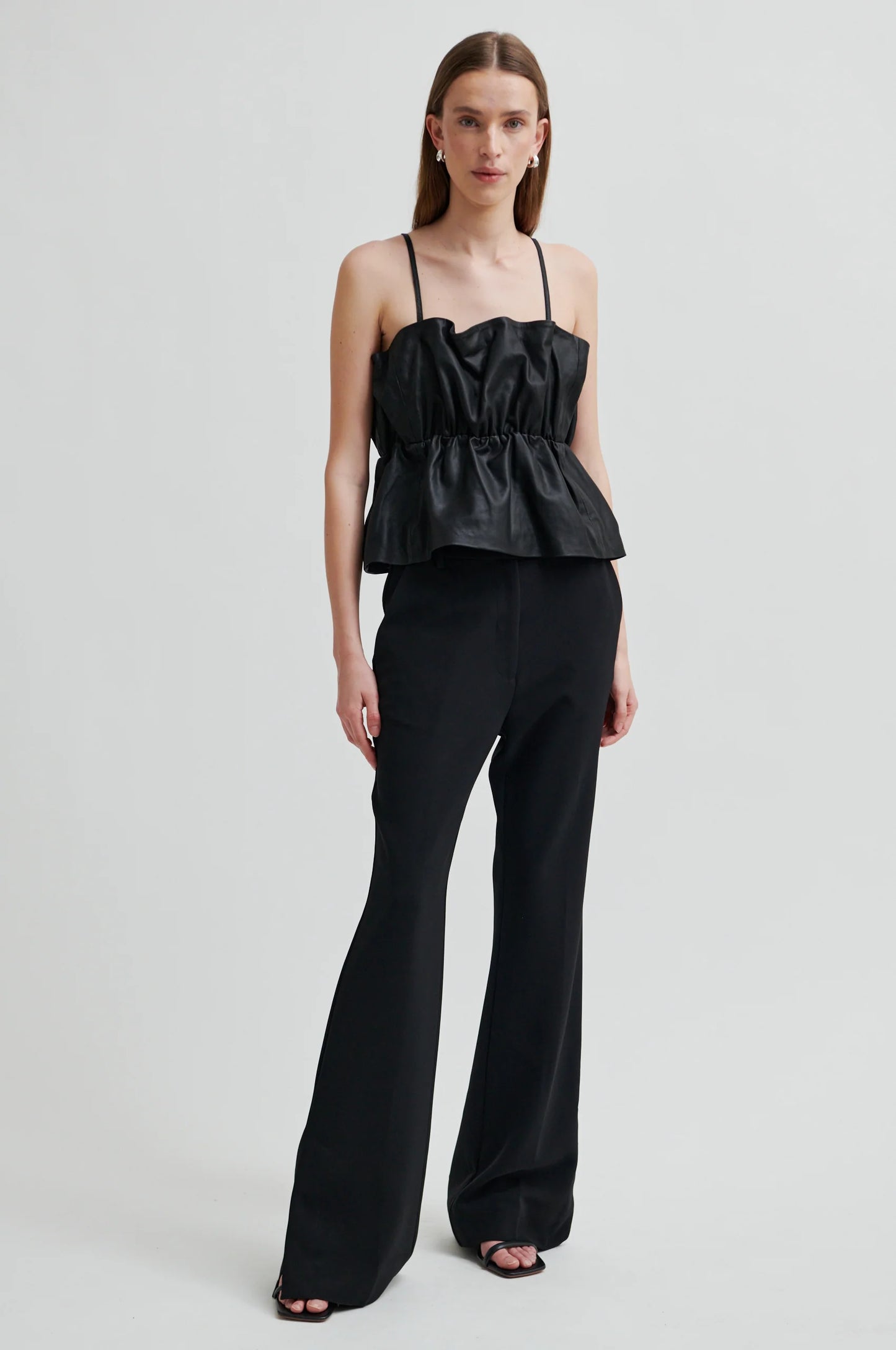 SECOND FEMALE | TOP | MUJER | COVA LEATHER TOP BLACK | NEGRO