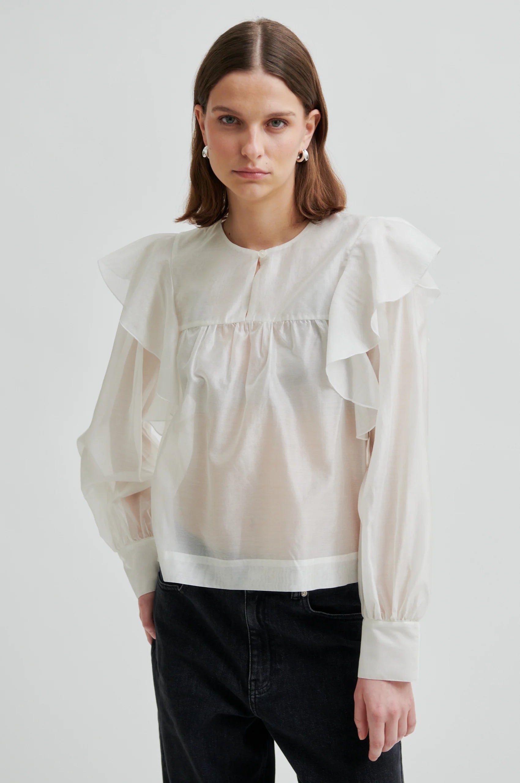 SECOND FEMALE Dream Ruffle Blouse JET Stream: أبيض بلوزة للنساء