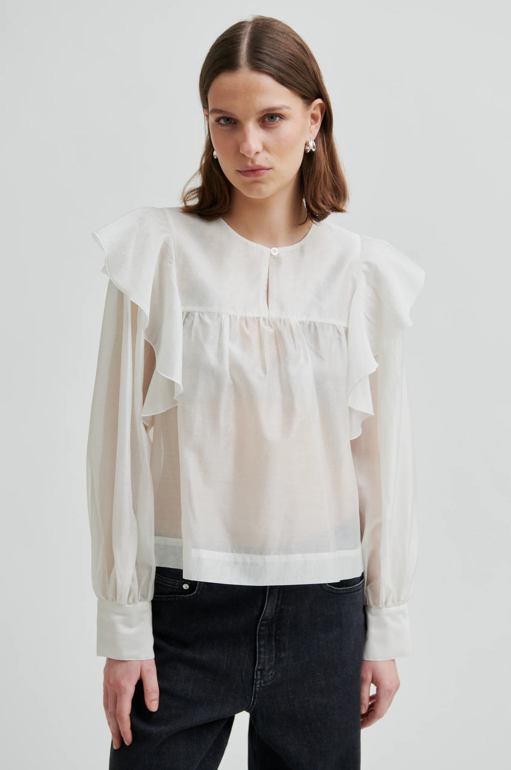 SECOND FEMALE Dream Ruffle Blouse JET Stream: أبيض بلوزة للنساء
