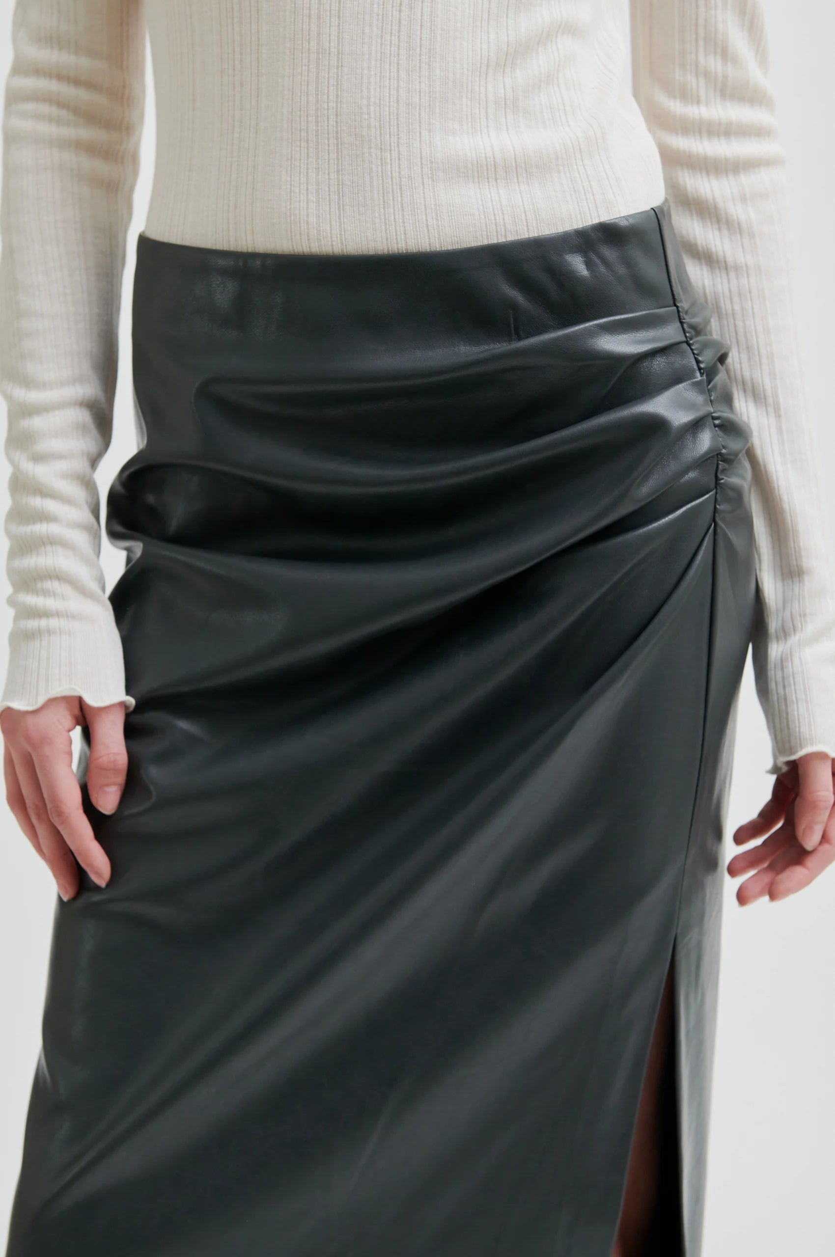 SECOND FEMALE | SKIRT | WOMAN | SERIES SKIRT BLACK SAND | GREY