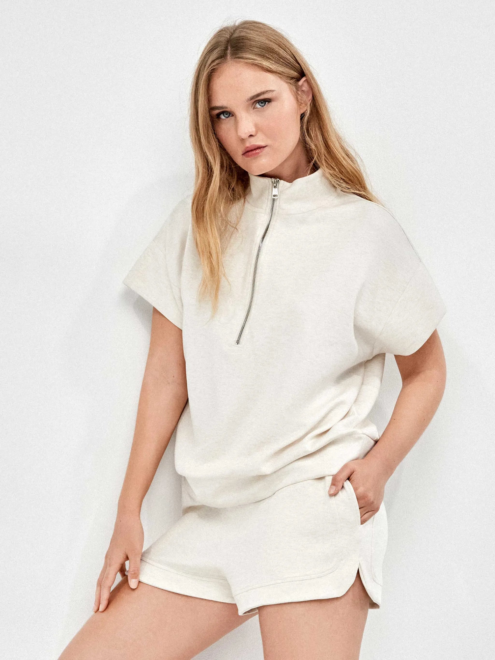 GISELA | PANTALONES CORTOS | MUJER | SHORT BEIGE CLARO | BEIGE