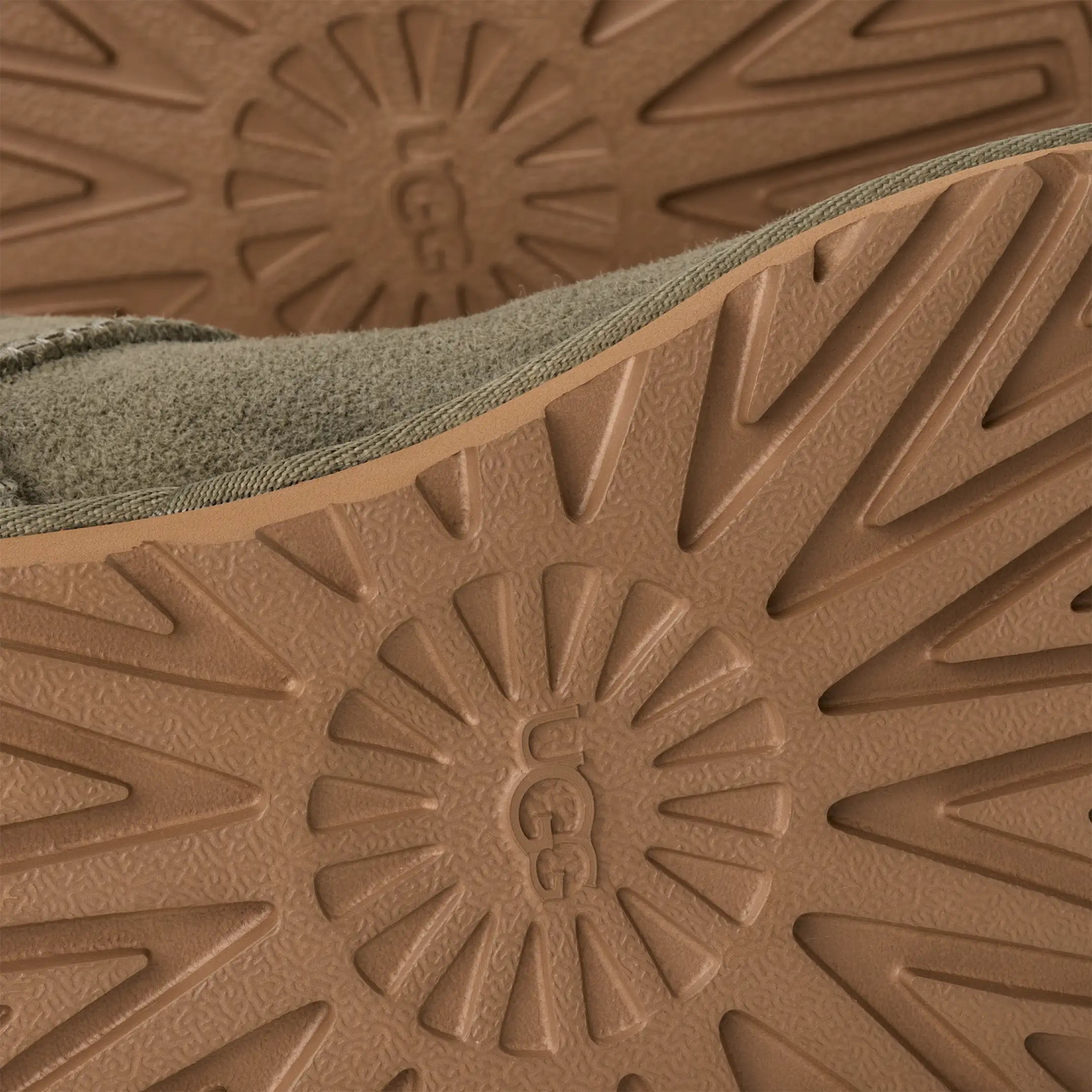 UGG | BOTINS DONA | CLASSIC ULTRA MINI CHESTNUT | MARRÓ