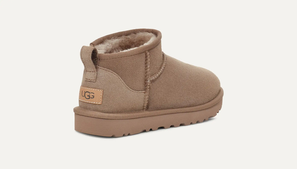 UGG W Classic Ultra MINI Caribou: бежевий чоботи для жінок