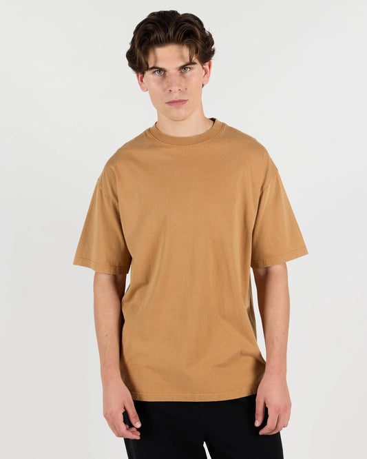 WEMOTO | CAMISETAS | UNISEX | NOAM CARAMEL | MARRÓN