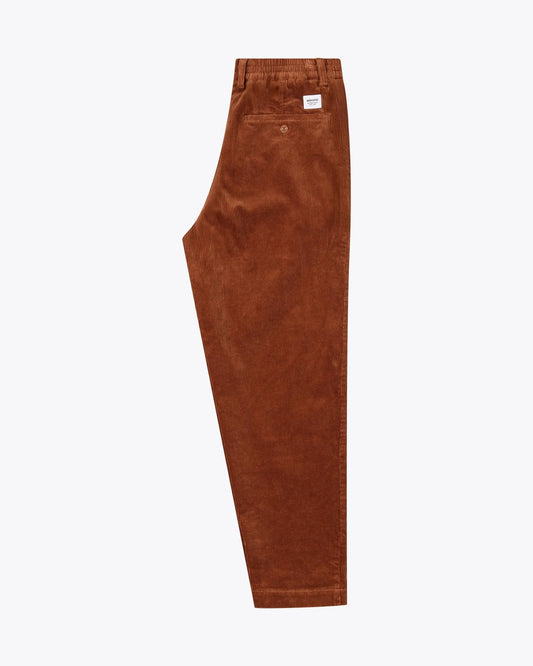 Pantalones de la marca Wemoto Unisex modelo Grover Cord en color Maroon (Marrón)