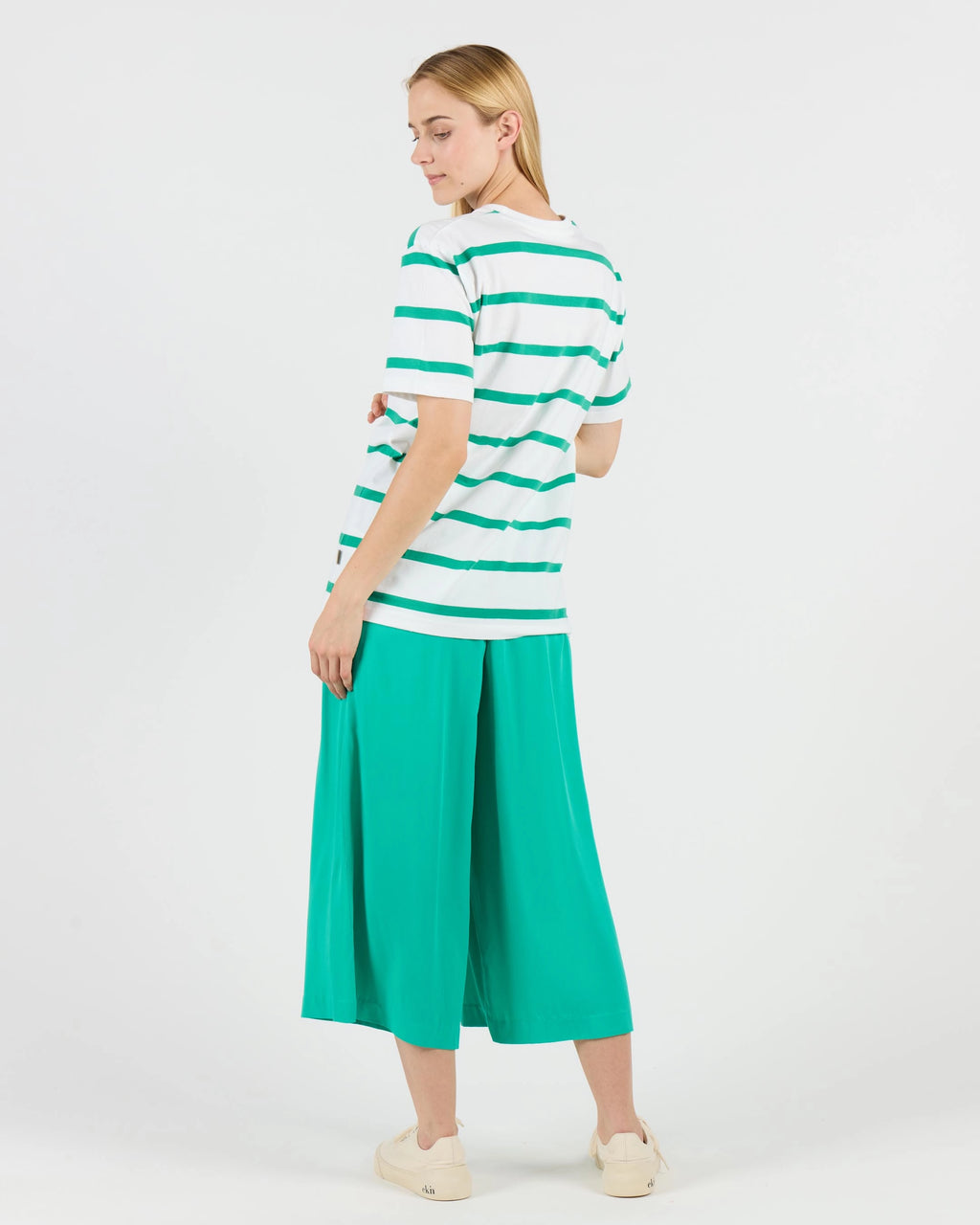 WEMOTO | PANTALONES CORTOS | MUJER | ALBA PEACOCK | VERDE