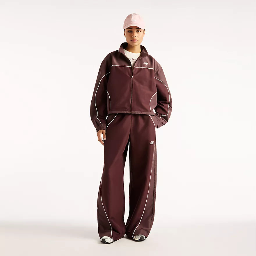 NEW BALANCE Trackside Woven Jacket Cherry Leather: レッド ジャケット レディース