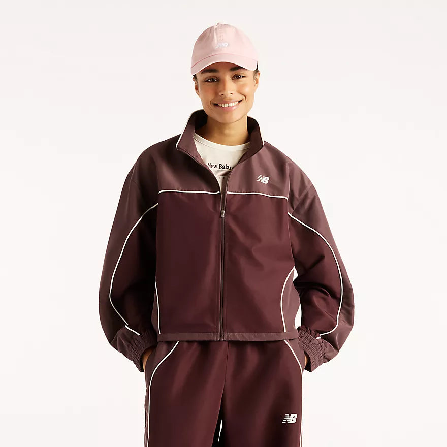 NEW BALANCE Trackside Woven Jacket Cherry Leather: レッド ジャケット レディース