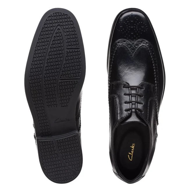 Zapatos Oxford De La Marca Clarks Para Hombre Modelo Howard Wing Black Leather En Color Negro