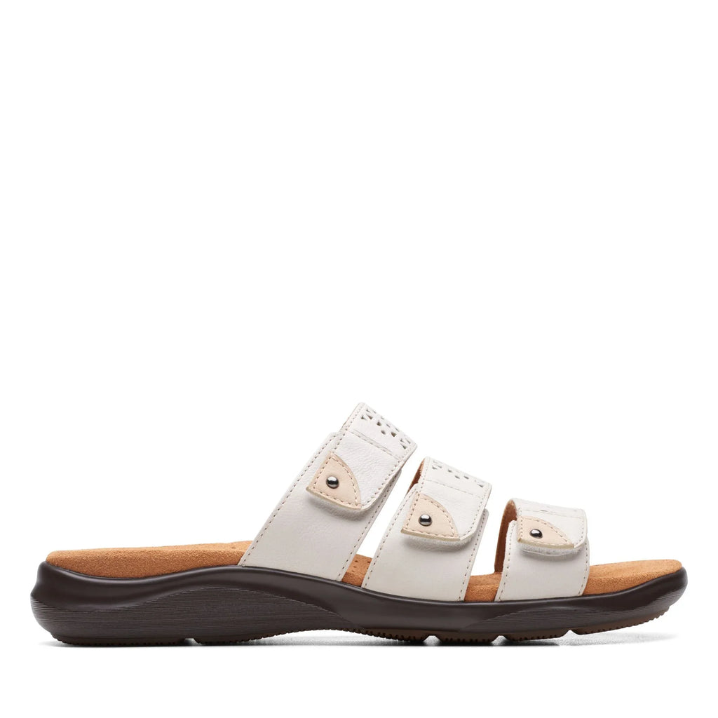 CLARKS Kitly Walk White, hvid sandaler til kvinder hos Tascón